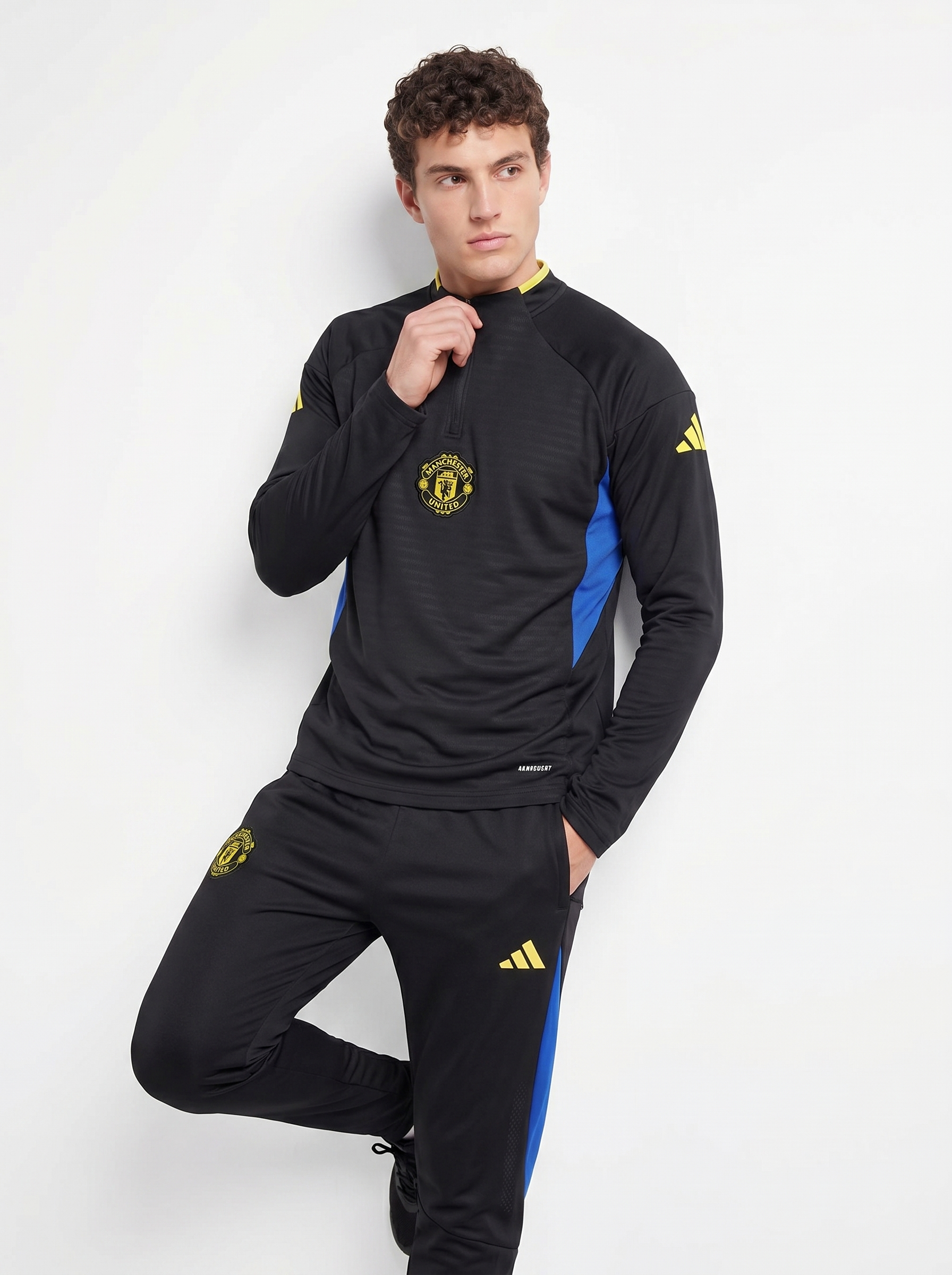 MANCHESTER UNITED 2026 BLACK TRACKSUIT