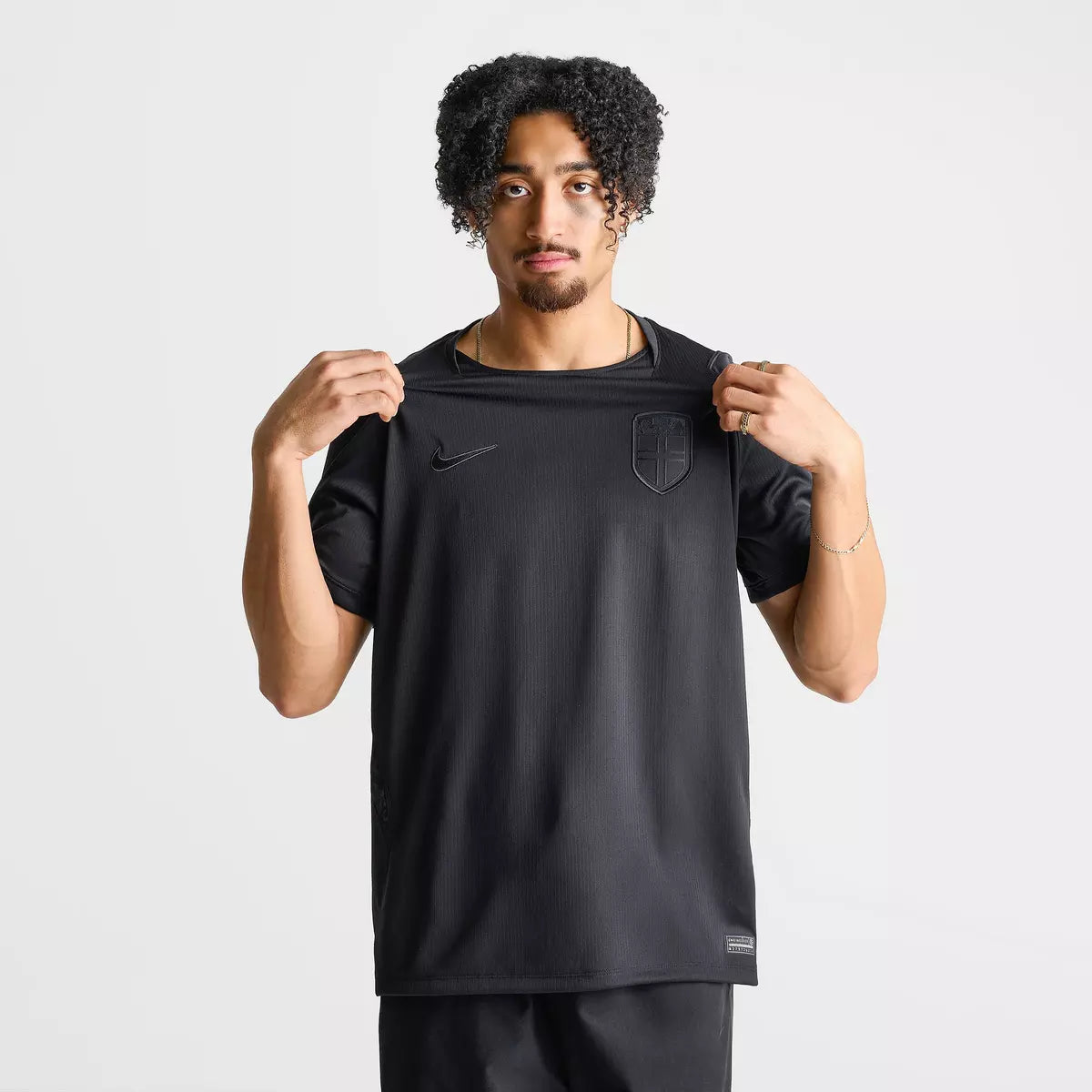 https://cdn.shopify.com/s/files/1/0911/7686/1985/files/IB5381_010_M3.webp?v=1775142884