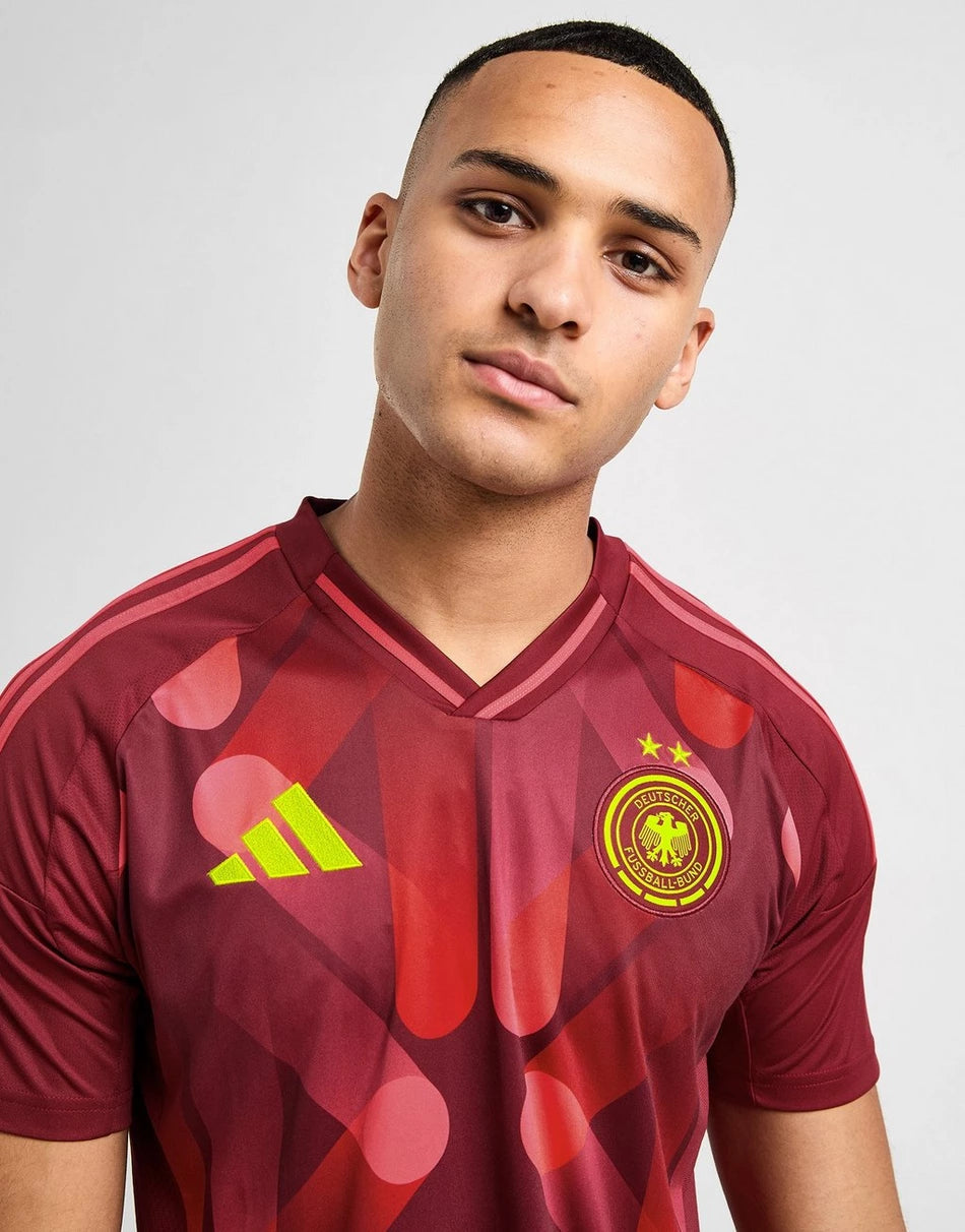 https://classic-football-jerseys.com/cdn/shop/files/jd_751501_b.webp?v=1749372936